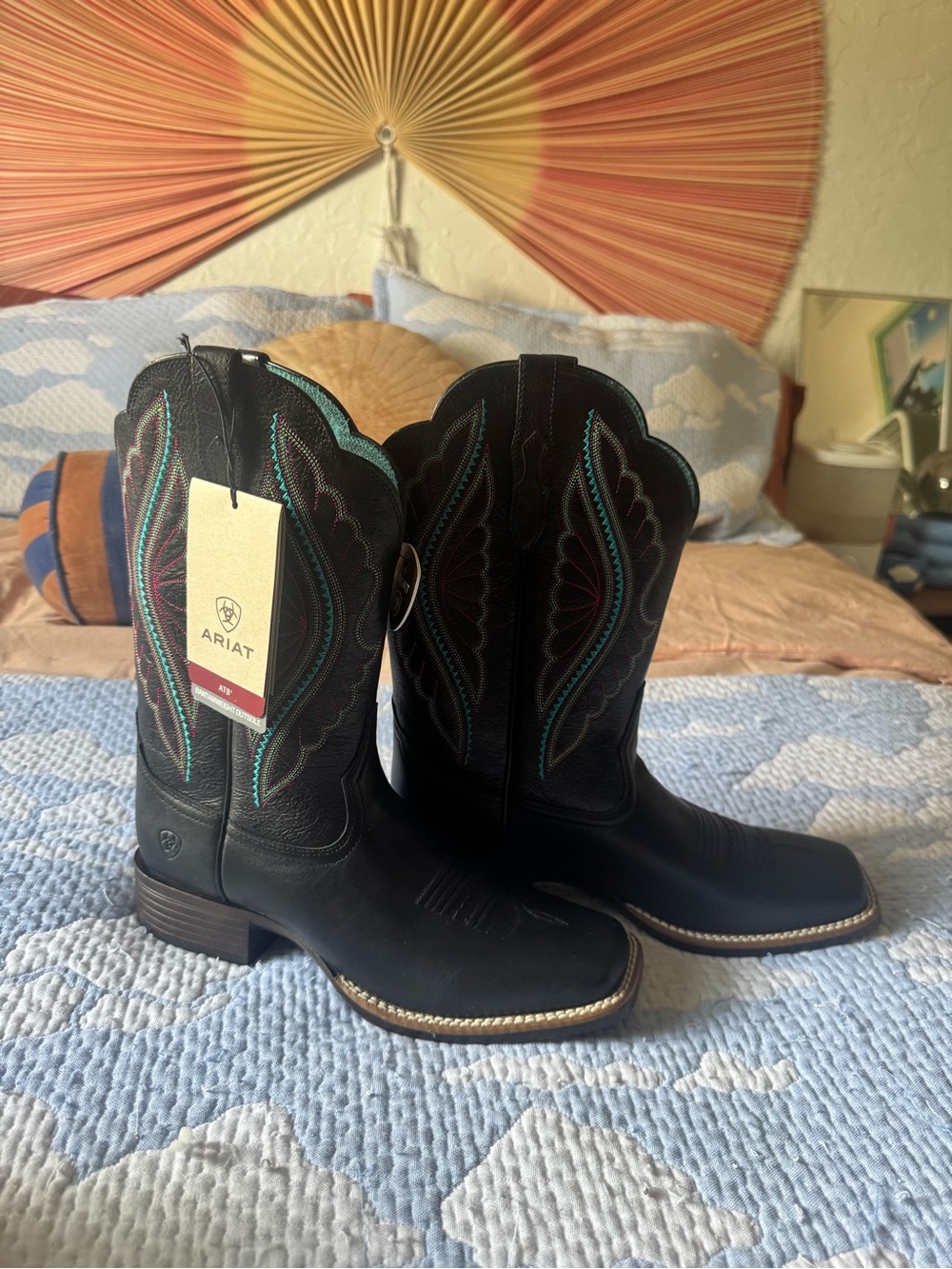 Ariat Black Embroidered Western Boots for Women 9.5 never been worn!